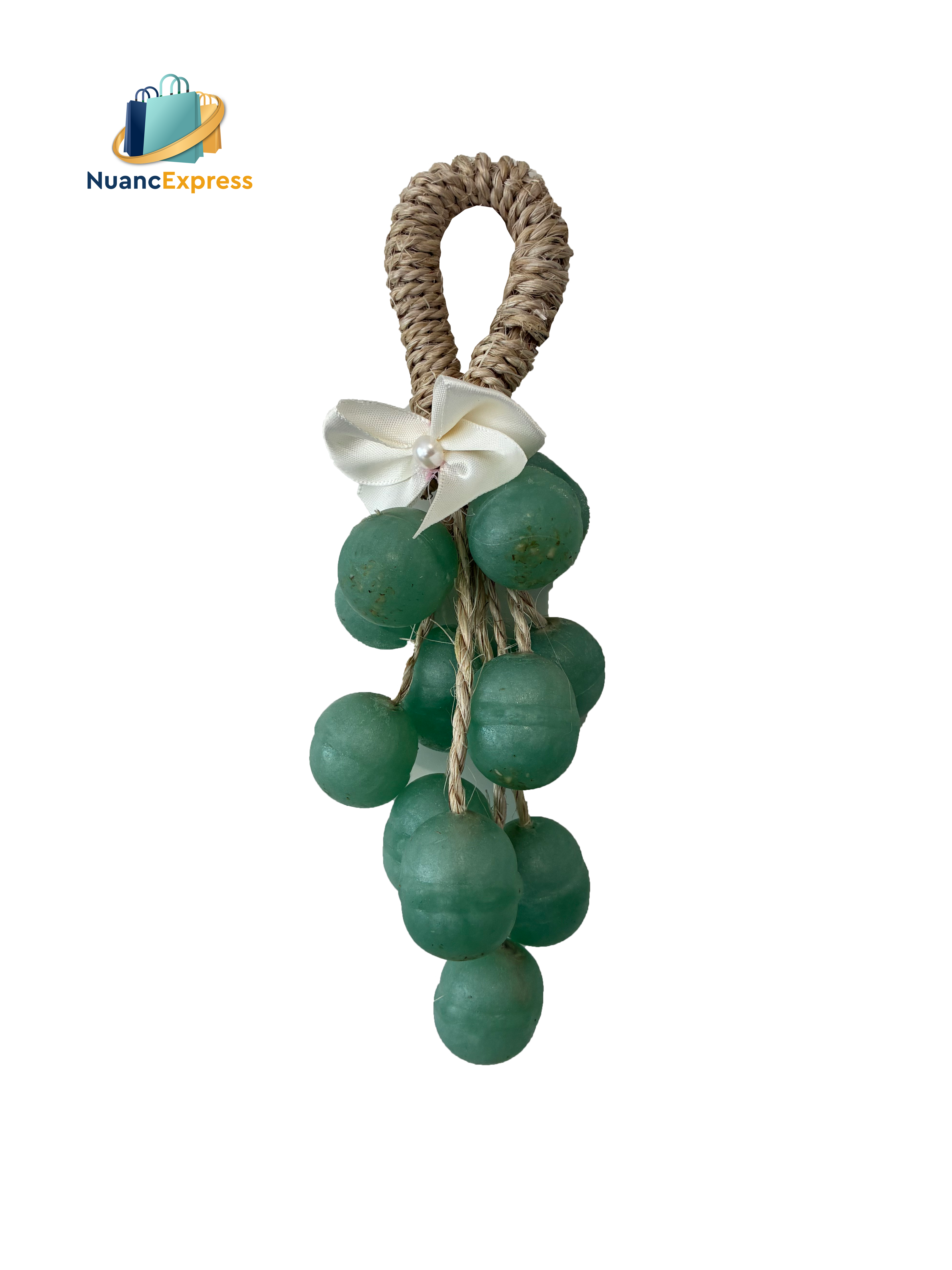 Grappe de Savons Botaniques – Décoration de Charme et Soin Doux